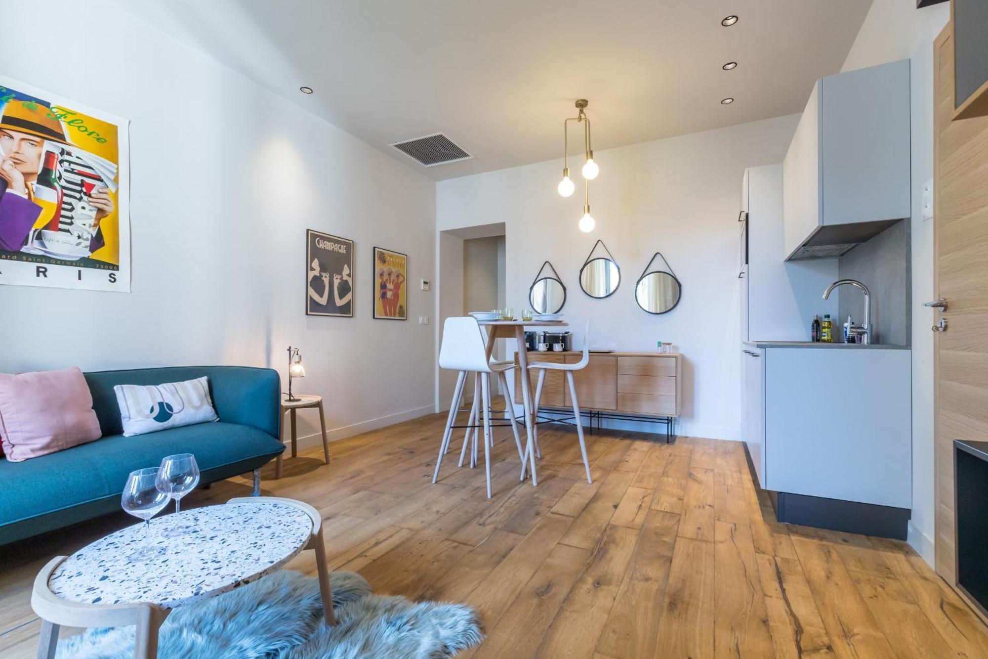 Refined & Cozy 1 Bedroom Downtown Nice Exterior photo