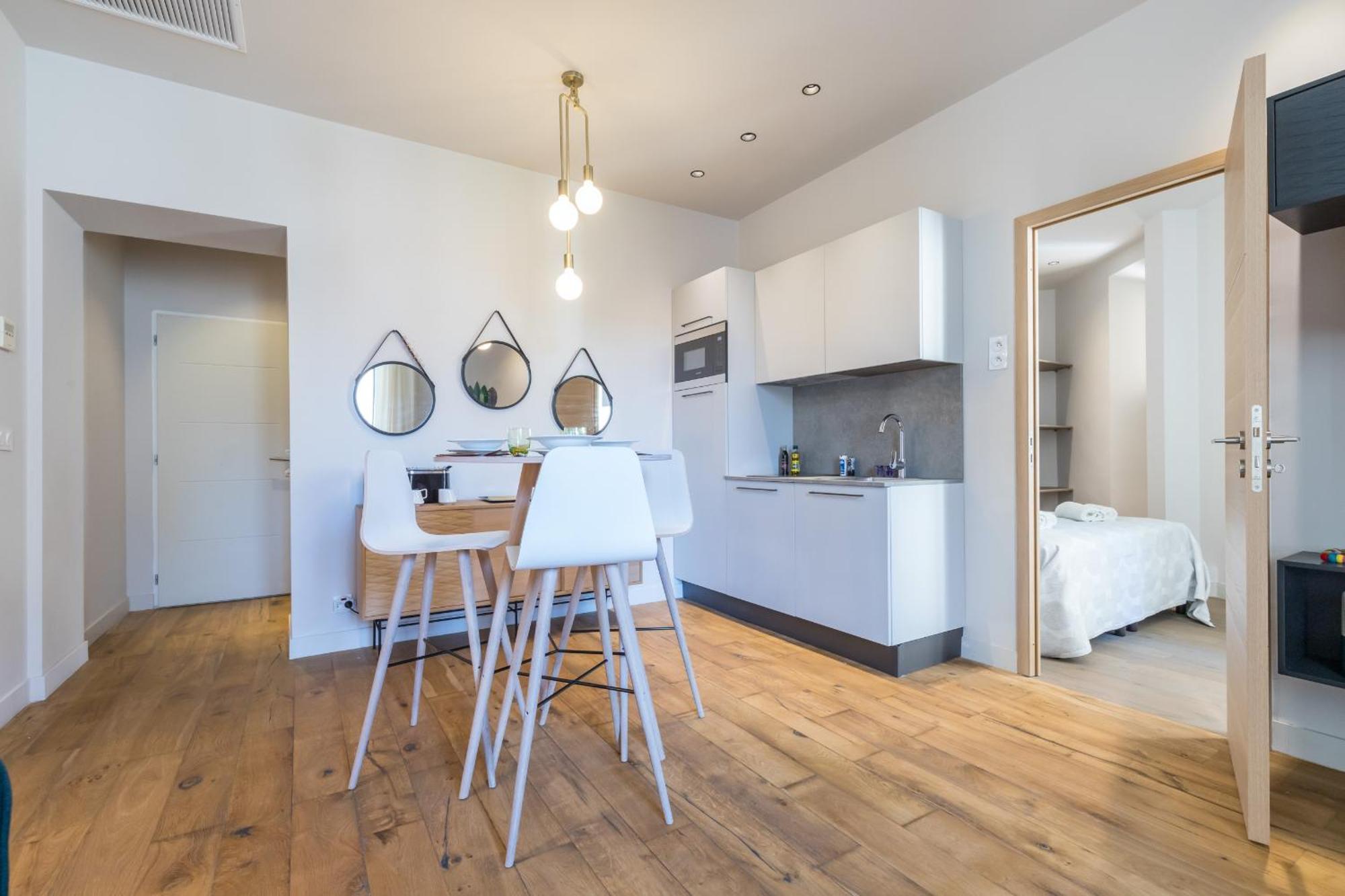 Refined & Cozy 1 Bedroom Downtown Nice Exterior photo