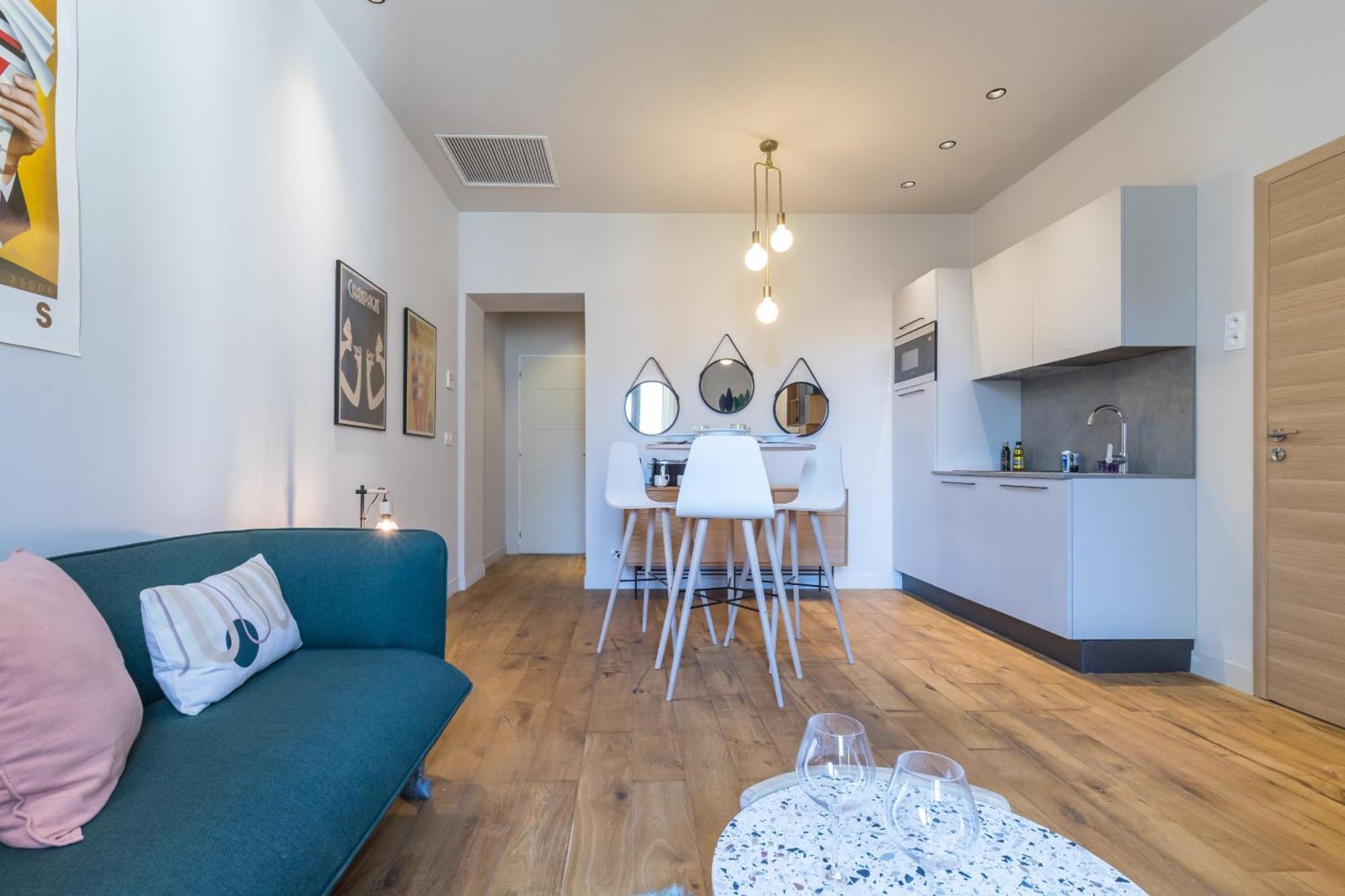 Refined & Cozy 1 Bedroom Downtown Nice Exterior photo